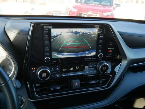Certified 2022 Toyota Highlander XLE image 21