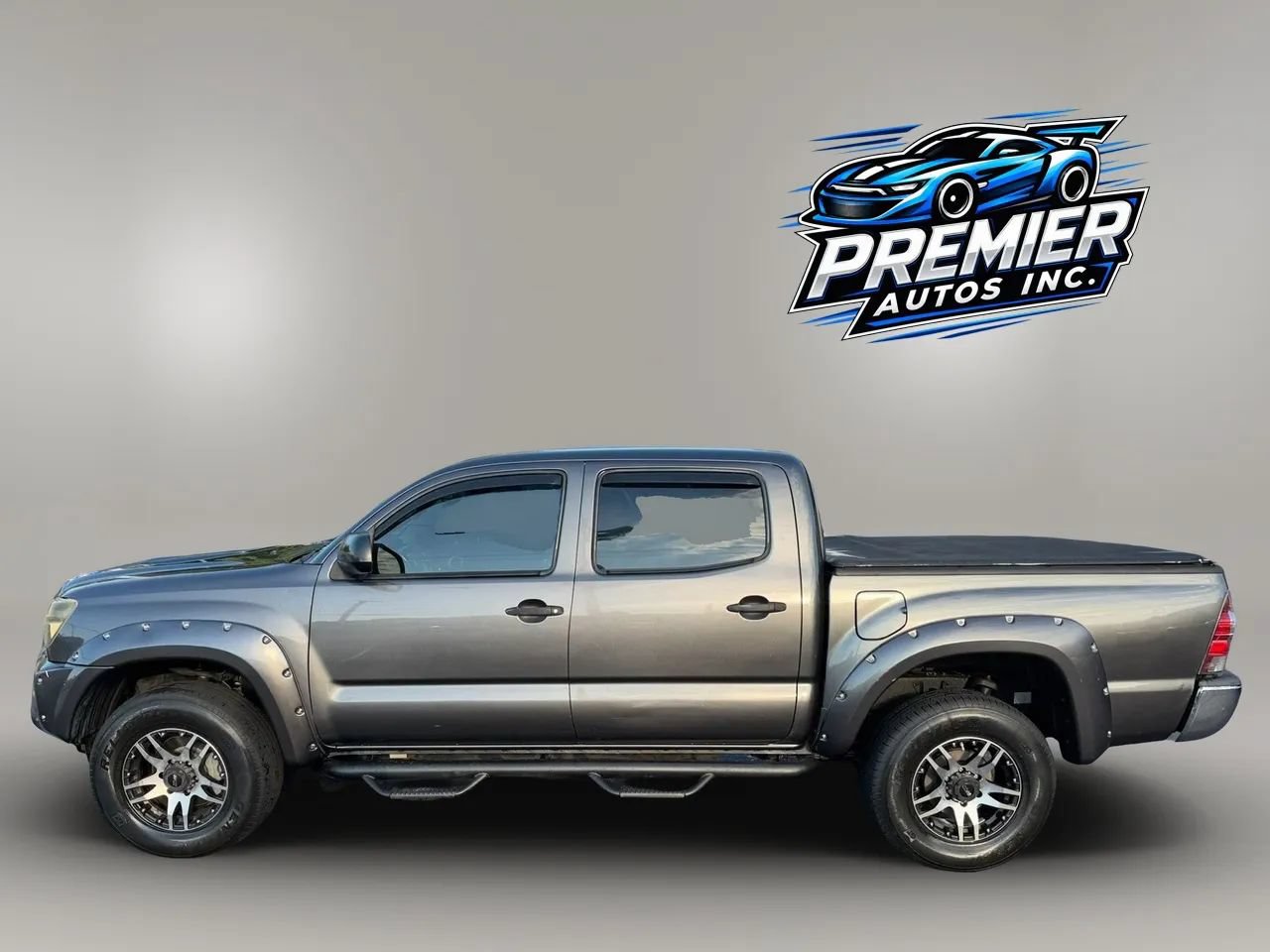 Used 2014 Toyota Tacoma PreRunner w/ SR5 Package RWD image 3