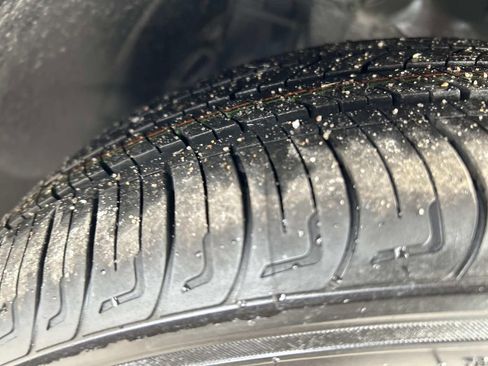 Used 2025 Nissan Versa SV w/ Trunk Package image 10