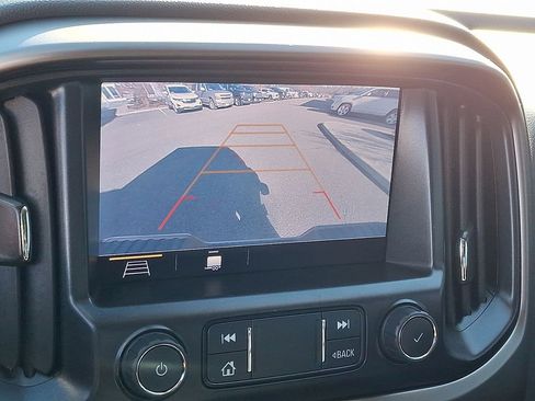 Used 2022 Chevrolet Colorado Z71 image 4