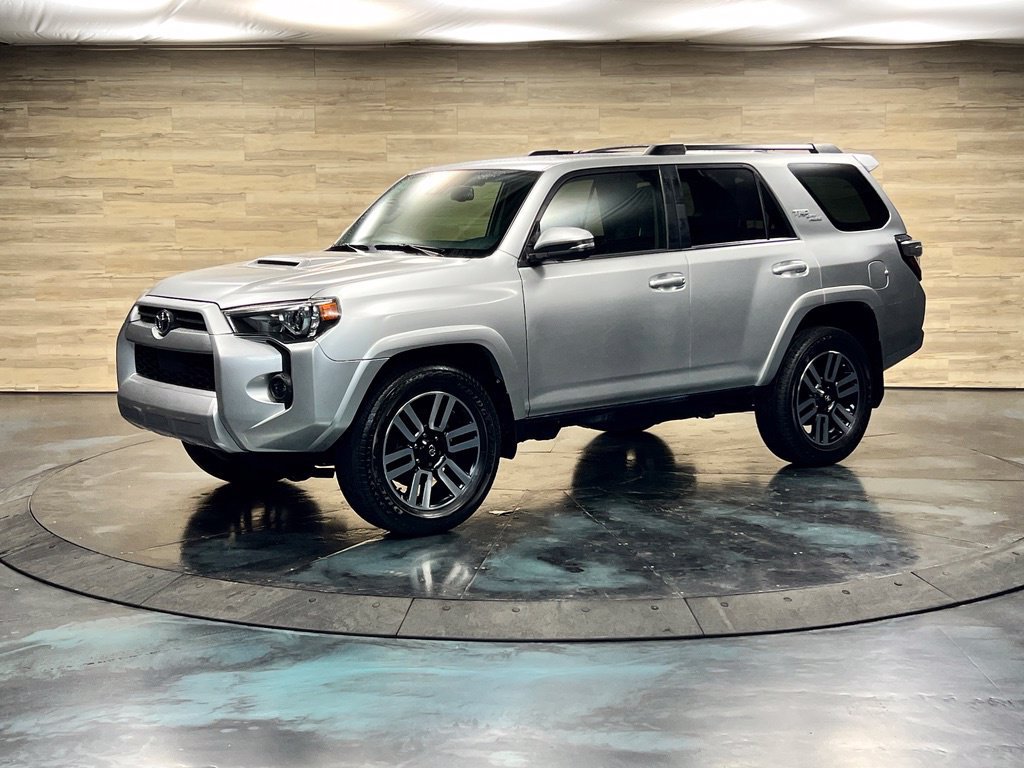 Used 2021 Toyota 4Runner TRD Off-Road Premium w/ Moonroof Package AWD/4WD image 5