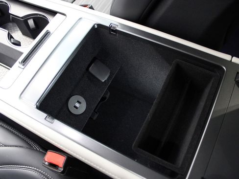 Used 2024 Lincoln Nautilus Reserve image 36