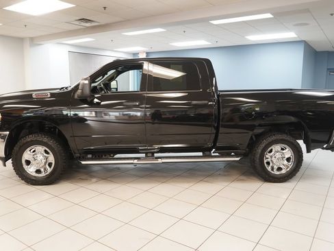 Used 2023 RAM 2500 Tradesman AWD/4WD image 2
