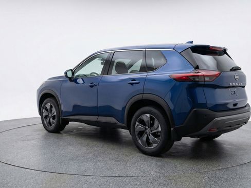 Used 2025 Nissan Rogue SV FWD image 6