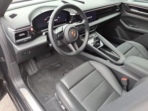 Used 2025 Porsche Macan 4 Electric AWD/4WD image 3
