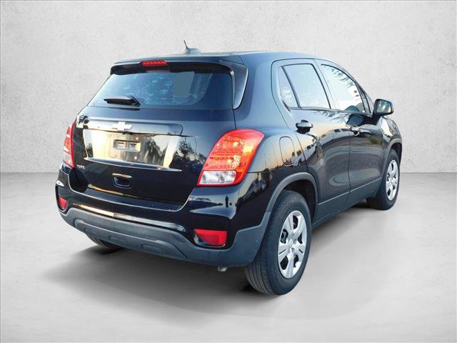 Used 2018 Chevrolet Trax LS w/ LPO, Cargo Package FWD image 3