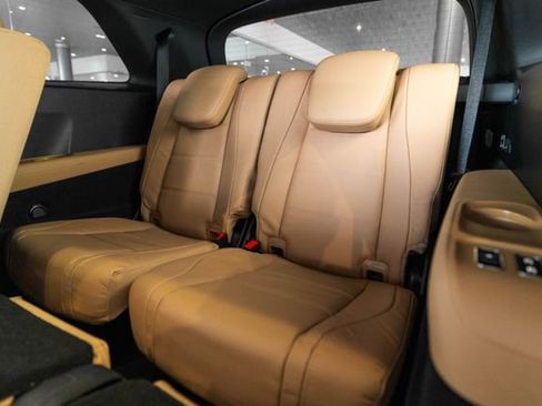 New 2026 Mercedes-Benz GLS 450 4MATIC image 36