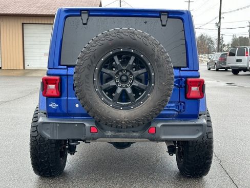 Used 2019 Jeep Wrangler Unlimited Sahara w/ Uconnect 4C Nav & Sound Group AWD/4WD image 7