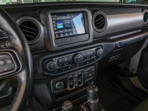 Used 2023 Jeep Wrangler Unlimited w/ Cold Weather Group image 12