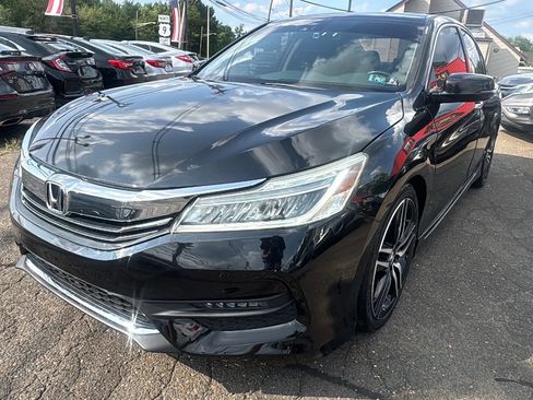 Used 2016 Honda Accord Touring image 1