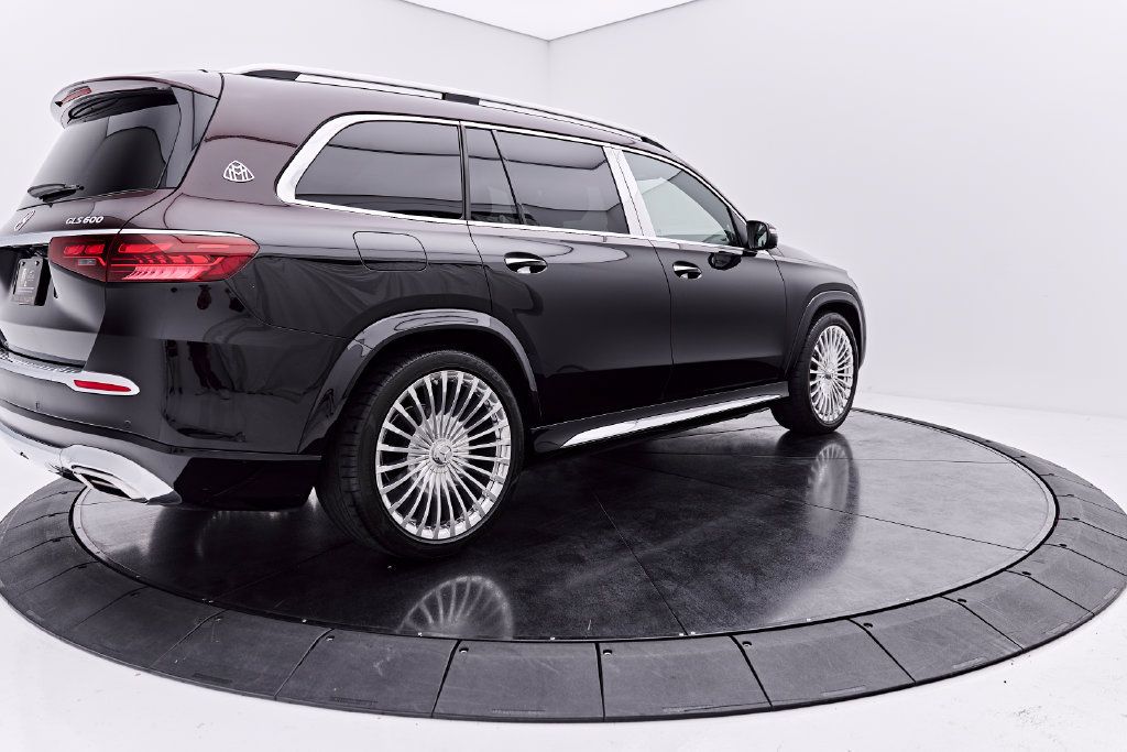 Used 2024 Mercedes-Benz Maybach GLS 600 4MATIC image 12