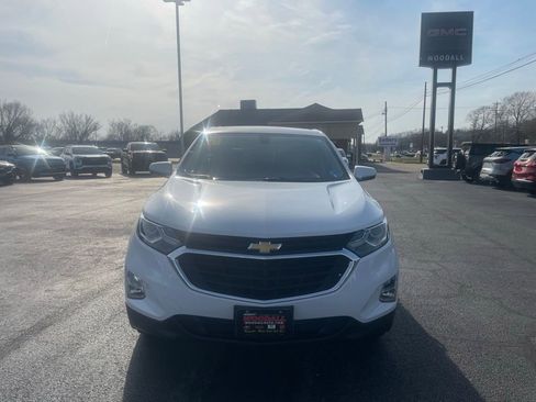 Used 2018 Chevrolet Equinox LT image 2