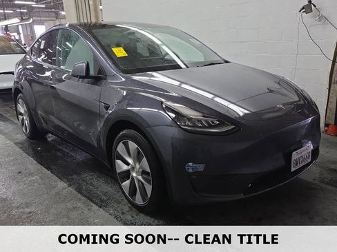 Used 2021 Tesla Model Y Long Range image 1
