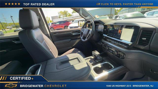 Used 2022 Chevrolet Silverado 1500 LT Trail Boss w/ LT Trail Boss Premium Package AWD/4WD image 18