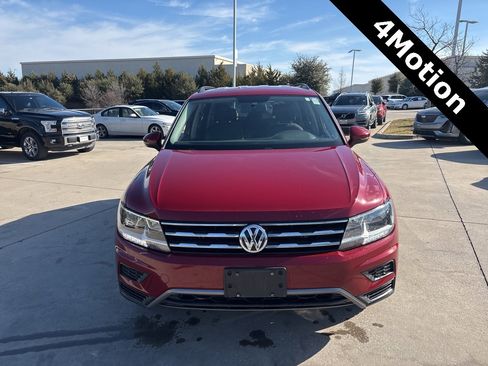 Used 2018 Volkswagen Tiguan S image 2