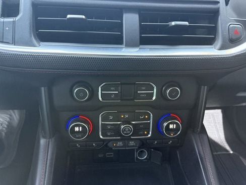 Used 2021 Chevrolet Suburban RST w/ Luxury Package image 28