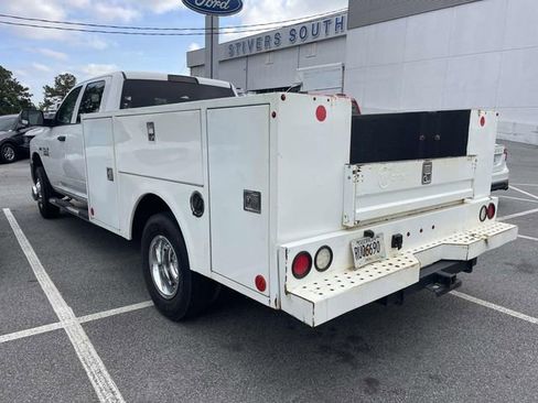 Used 2018 RAM 3500 Tradesman w/ Chrome Appearance Group RWD image 4