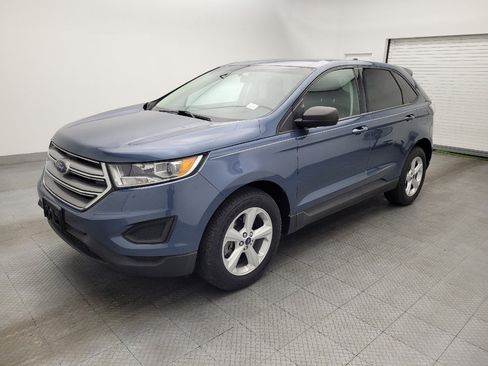 Used 2018 Ford Edge SE image 2