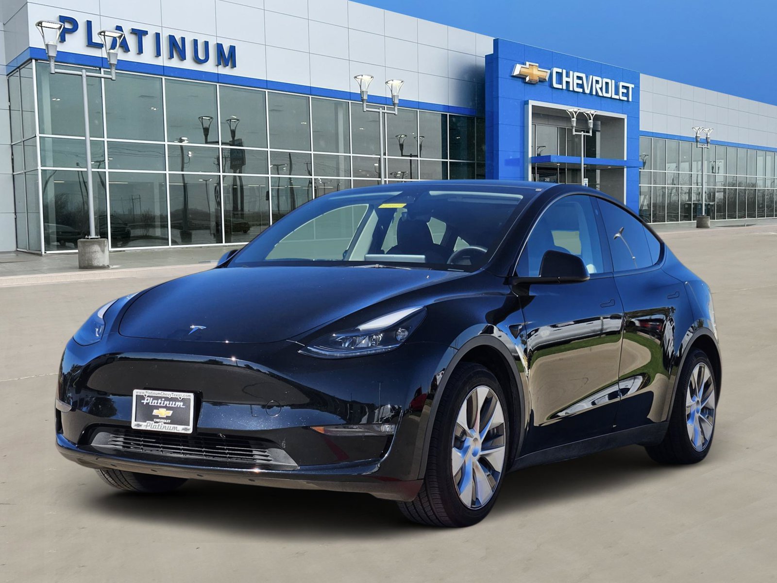 Used 2023 Tesla Model Y Long Range AWD/4WD image 2