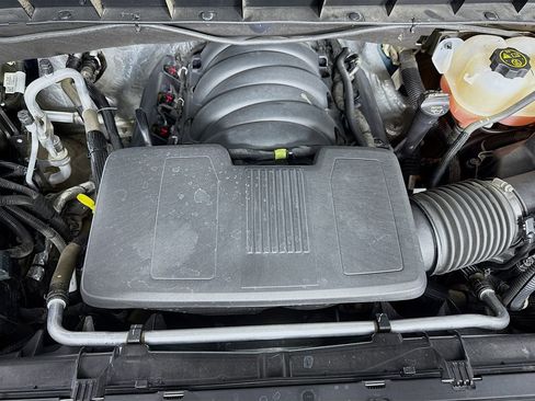 Used 2022 Chevrolet Silverado 1500 High Country w/ Technology Package image 32