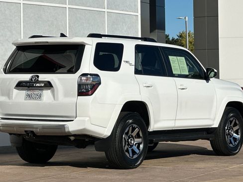 Certified 2024 Toyota 4Runner TRD Off-Road image 4