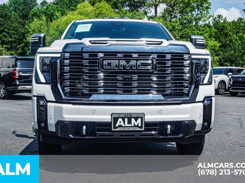 Used 2024 GMC Sierra 3500 Denali Ultimate AWD/4WD image 9