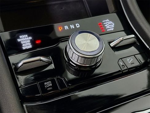 Used 2023 Jeep Grand Cherokee Overland w/ Luxury Tech Group IV image 10