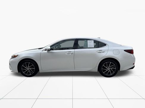 Used 2018 Lexus ES 350 w/ Luxury Package w/Wood Trim image 5