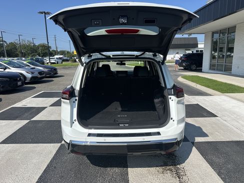 Used 2026 Nissan Rogue Platinum w/ Platinum Premium Package AWD/4WD image 5