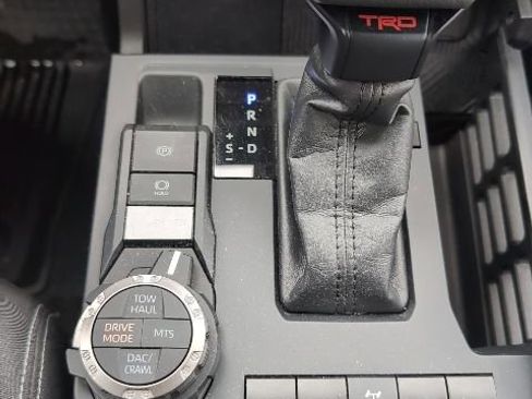 Used 2024 Toyota Tacoma TRD Off-Road w/ TRD Off Road Upgrade Package AWD/4WD image 18