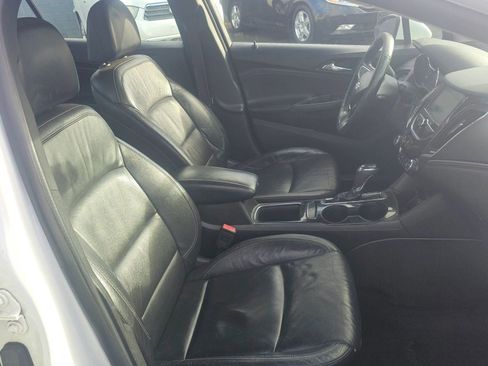 Used 2017 Chevrolet Cruze Premier image 13