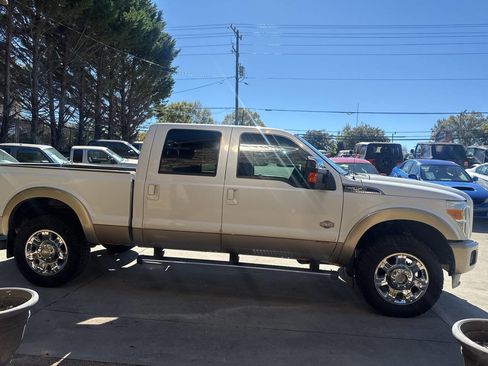 Used 2012 Ford F250 King Ranch w/ King Ranch w/Chrome Pkg image 7