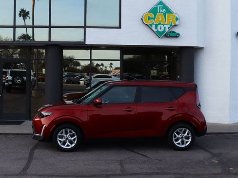 Used 2024 Kia Soul LX w/ Option Group 015 image 6