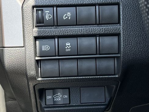 Used 2025 Toyota Tacoma SR5 AWD/4WD image 20