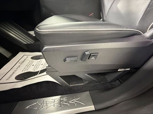 Used 2024 Tesla Cybertruck AWD Crew Cab image 13