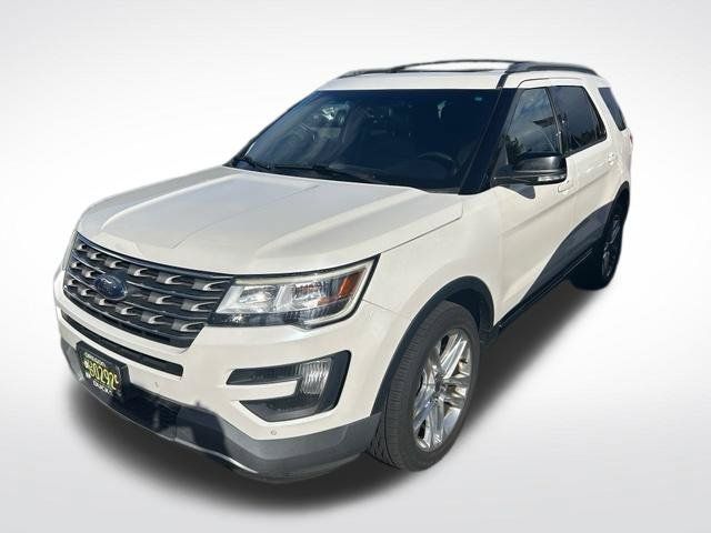 Used 2016 Ford Explorer XLT w/ Equipment Group 202A AWD/4WD image 4
