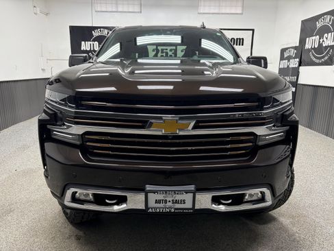 Used 2019 Chevrolet Silverado 1500 High Country w/ Technology Package image 5