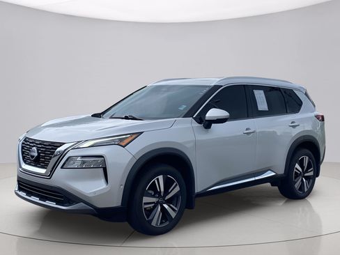 Used 2023 Nissan Rogue SL w/ SL Premium Package FWD image 6