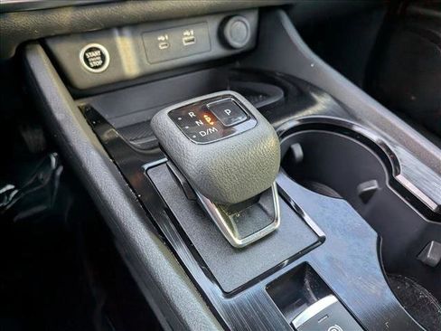 Used 2023 Nissan Rogue S image 12