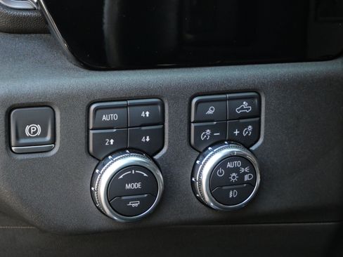 Used 2024 GMC Sierra 1500 SLT w/ SLT Premium Package AWD/4WD image 26
