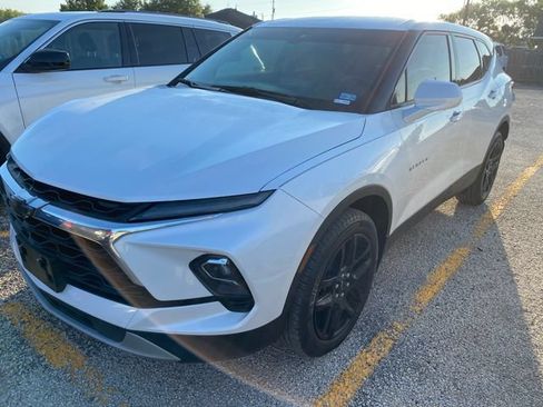 Used 2023 Chevrolet Blazer LT w/ Driver Confidence Package FWD image 2
