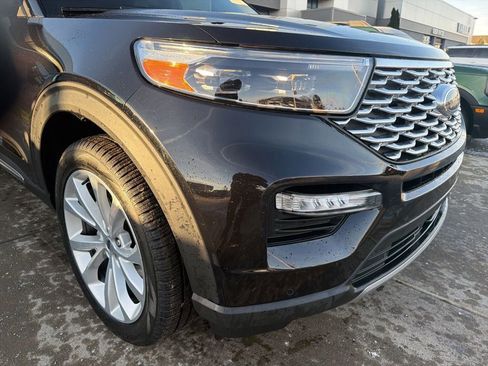 Certified 2023 Ford Explorer Platinum w/ Technology Package image 9