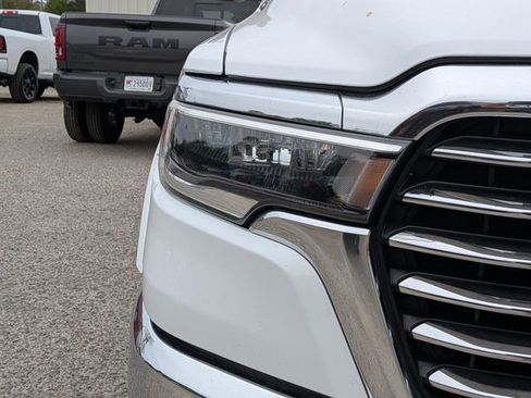 Used 2025 RAM 1500 Laramie image 10