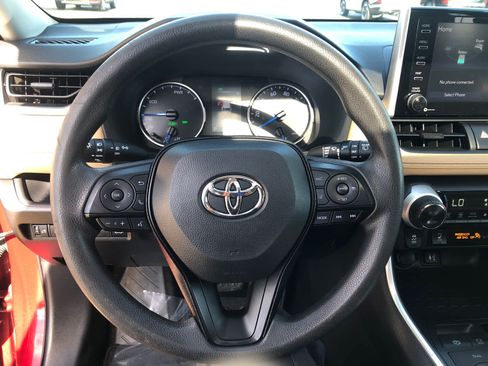 Used 2019 Toyota RAV4 XLE w/ Convenience Package AWD/4WD image 9