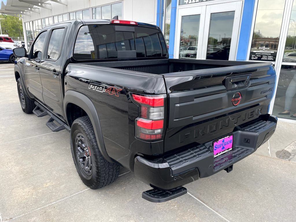 Used 2025 Nissan Frontier PRO-4X w/ Tow Package AWD/4WD image 2