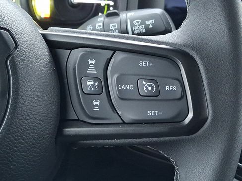 Certified 2025 Jeep Wrangler Willys image 25