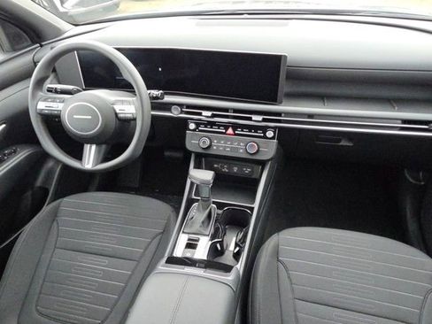 Certified 2025 Hyundai Santa Cruz SE image 19