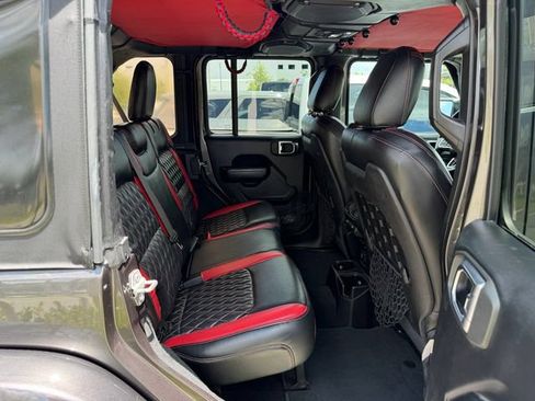 Used 2018 Jeep Wrangler Unlimited Rubicon AWD/4WD image 14
