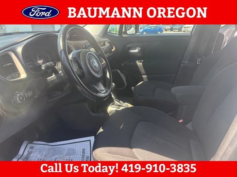 Used 2017 Jeep Renegade Latitude FWD image 14