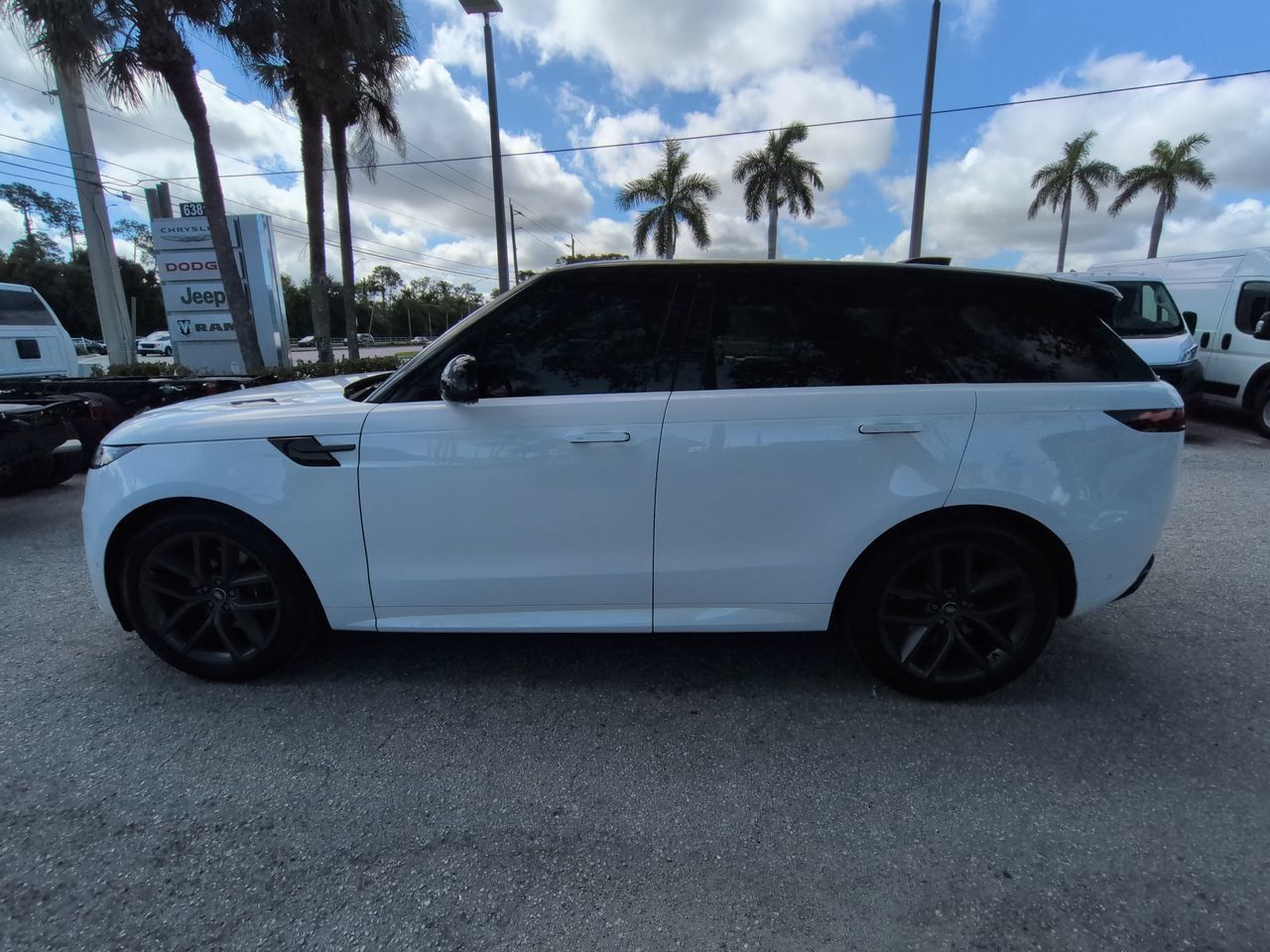 Used 2023 Land Rover Range Rover Sport SE Dynamic AWD/4WD image 8